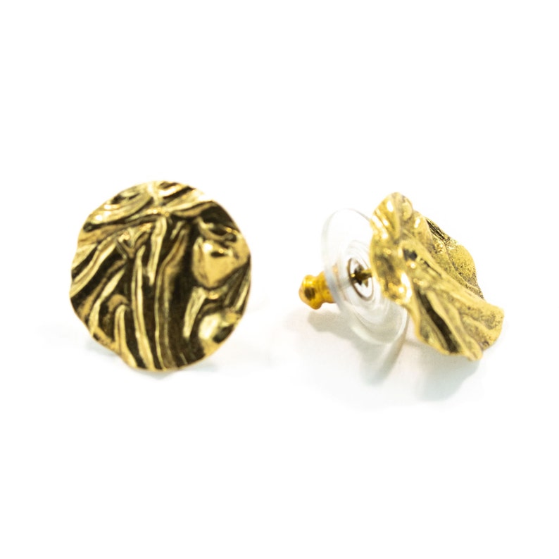 Minimalist stud earrings made of silver or gold plated brass, wavy metal, great look Gold