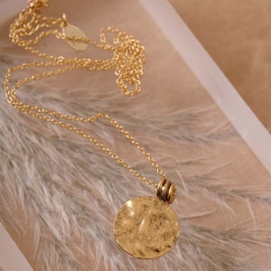 Gold- or silver-plated plate chain with corrugated metal, 45 cm plus extension. Handmade Jewelry