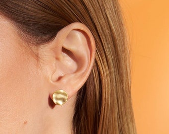 Minimalist ear studs gold-plated or rhodium-plated. silver pen. Perfect gift!