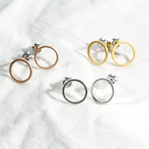 Minimalistic stud earrings circle gold, rose gold or rhodium plated brass, minimalist, perfect gift