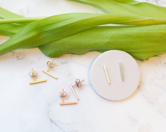 Minimalist bar stud earrings gold, rose gold or silver colored, matt, simple. Simple, delicate and subtle. Handmade jewelry