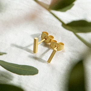 Mini bar stud earrings gold, rose gold or rhodium-plated. Minimalist and delicate. Handmade jewelry image 3