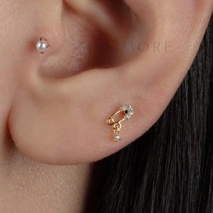 NOUVEAU ! Boucle d'oreille pendante cartilage, épingle à nourrice à dos plat, clou hélicoïdal à dos plat, épingle à nourrice Boucle d'oreille tragus, pendante à dos plat, filetage externe