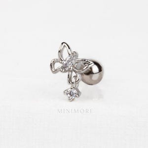 NOUVEAU ! Boucles d'oreilles pendantes cartilage, clou d'oreille papillon à dos plat, clou hélix à dos plat, boucle d'oreille papillon tragus, dos plat pendants, filetage externe