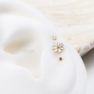 NOUVEAU ! Petite boucle d'oreille cartilage fleur mignonne, haltère fleur marguerite, clou époxy coloré, boucle d'oreille hélice, piercing quotidien, haltère argenté 20 g