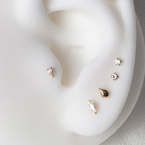 NEW! Ultra TIny Cluster Tragus Earring, Tiny 14K Solid Gold Cluster Internally Thraded Labret, Cartilage Earring, Tiny CZ Tragus Stud, 18G
