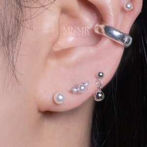 NEW! Triple Clouster Pearl Cartilage Earring, Pearl Helix Earring, Cluster Tragus Earring, Helix Flat Back, Tragus Labret Stud