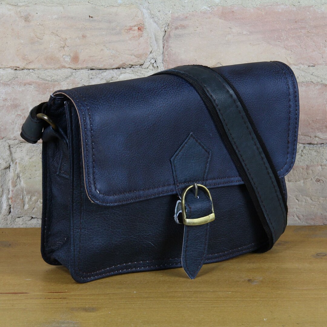 丈夫なレザーを使用したLeaのスモールレザーバッグ - モデル01 - Etsy 日本