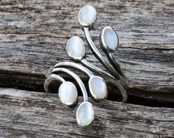 Ring - finger ring - 925 silver - mother-of-pearl tendril - adjustable sizes - white