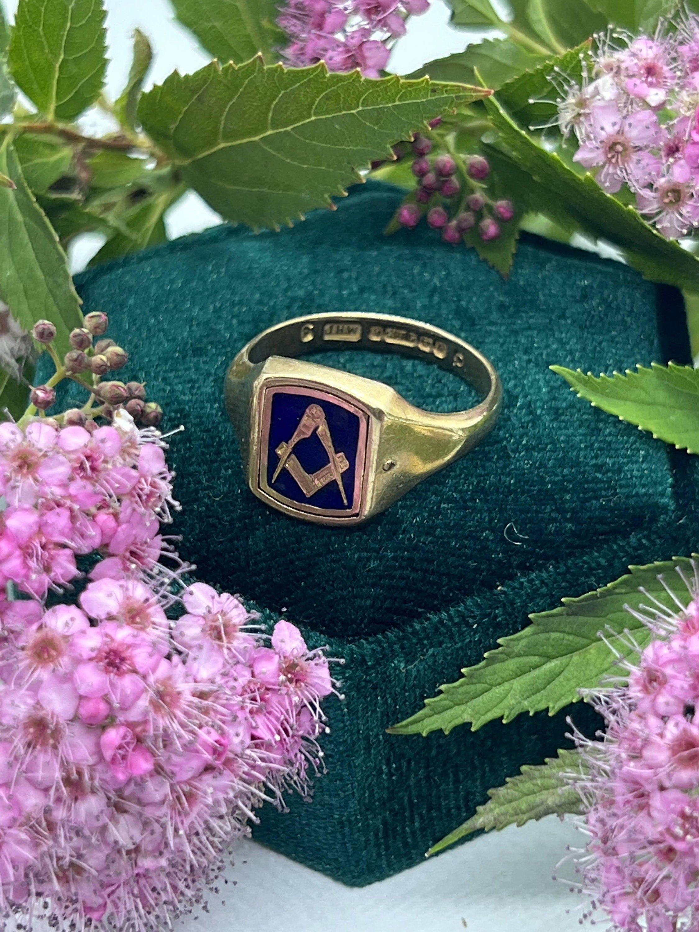 Vintage 9CT 375 Yellow Gold Freemason Swivel Ring With Blue Enamel