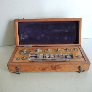 Antique England made Solid Brass Weights set in original Wooden Box / Brass Scale Weights Rustic Kitchen Décor / collectible paperweight
