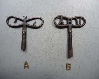 ONE!!! Antique Solid Iron metal Wind up key for Clock / German Wall Clock like Gustav Becker Junghans Mauthe Parts Restore Art supplies /