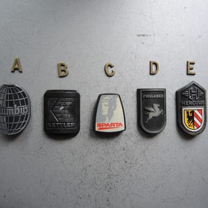ONE!!! Genuine Vintage Bicycle Head Badge / Original Bike Bicycle Brand Hard plastic Plate plaque Collectors Badge / bike plaque sign K