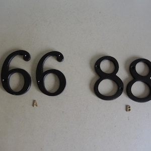 UM conjunto de 2 números grandes de metal sólido vintage de 4&#39;&#39; / número 6 ou 8 / número da porta / placa de casa industrial / número interno decorativo