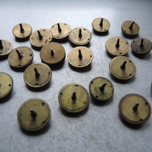 Set med 20 antika väckarklockor liknande Gustav Becker-urverk, mässingsfat, kugghjul med fjäder / Junghans / Klockreparation, restaurering / steampunkkonst