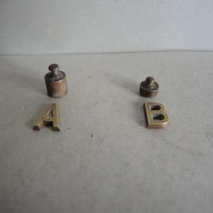ONE!!! Vintage solid Brass Weight for Scale / Scale Weight / Brass Scale Weights / Hallmarked Scale Weight / collectible paperweight décor M