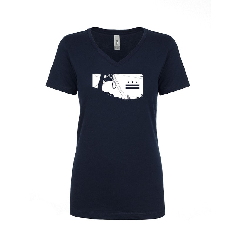 Mount Pleasant Sky t-shirt midnight navy Women V-neck