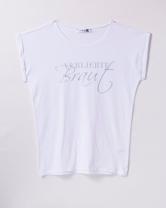Junggesellinnenabschied T Shirt, JGA T Shirt Motiv Verliebte Braut, nachhaltig hergestellt, Flexdruck, mit Perlen verziert Junggesellinnenabschied T Shirt, JGA T Shirt Motiv Verliebte Braut, nachhaltig hergestellt, Flexdruck, mit Perlen verziert