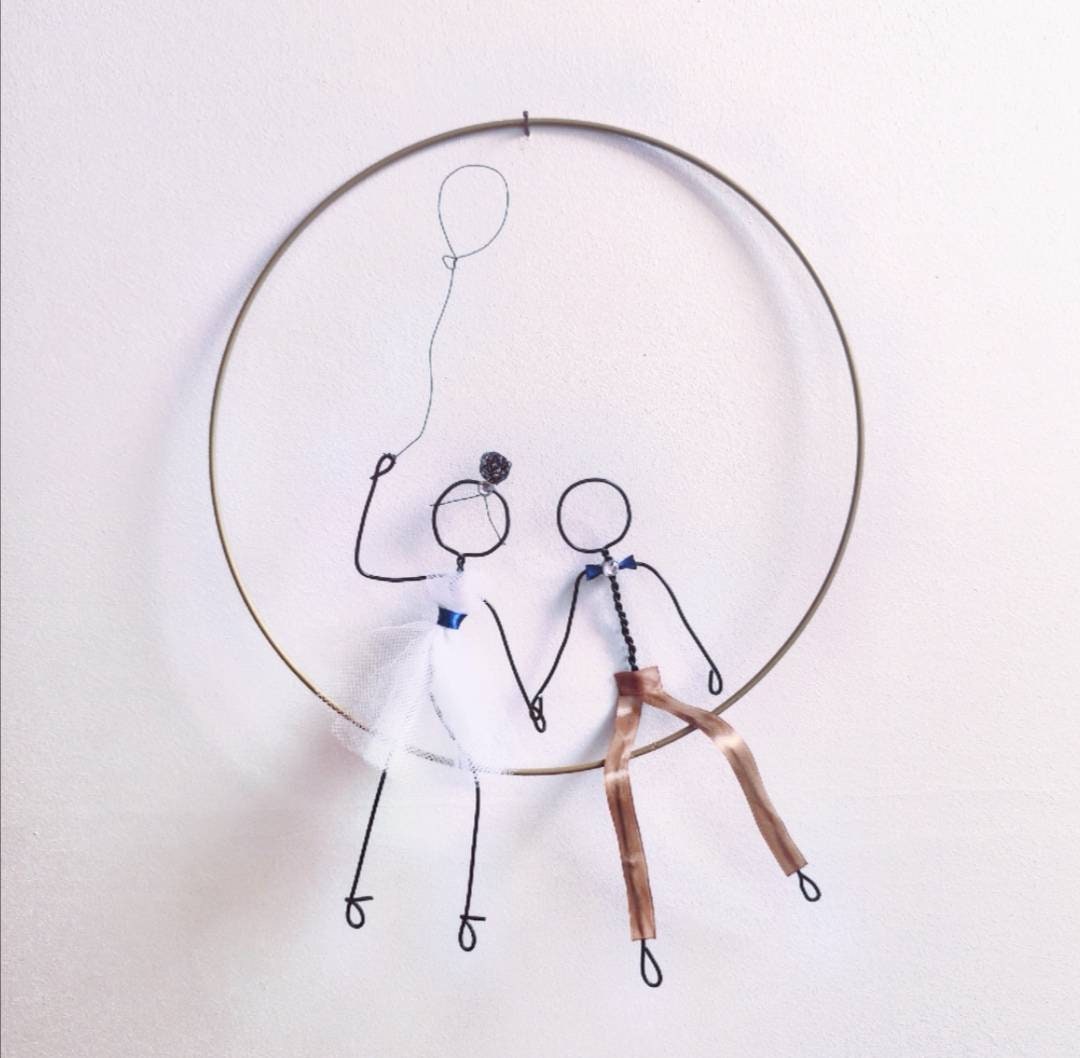 Couronne, Couple avec Ballon, Fil de Fer