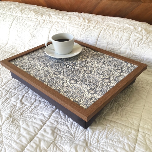 Plateau pour les genoux avec pouf FLEUR BLUE : coussin de haute qualité, rembourré, bureau pour ordinateur portable, petit-déjeuner au lit, plateau de repas avec télévision