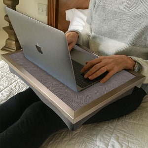 Crock 98 LAP TRAY with Cushion: Leather Look Printed Cushioned Bean BagTray for Laptop Table Desk Use & Eating. 3 x Frame Colours. 2 x Sizes