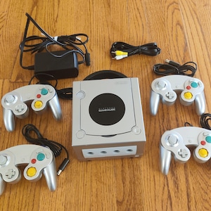 GameCube Console Silver  + Controller/s + AV Cable &  Charger