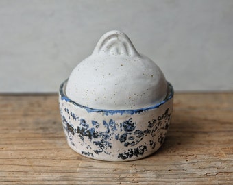 Ceramic sugar bowl with lid, jewellery box, handmade salt cellar, rustic lidded jar, pottery gift for best friend