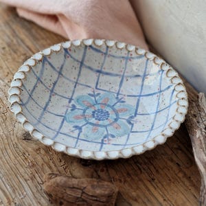 Keramische kom met bloemen, handgemaakte pastaschaal, kleine slakom, decoratieve kom
