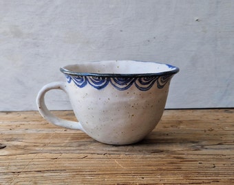 Tazza da cappuccino fatta a mano, regalo per gli amanti del caffè, tazza in ceramica rustica blu e bianca, tazza da tè minimalista