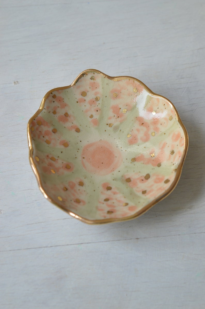 Floral ceramic ring dish No. 7, handmade jewellery dish with gold image 2