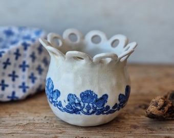 Ikebana bud vase handmade, small handbuilt ceramic vase for flowers, rustic organic ceramics