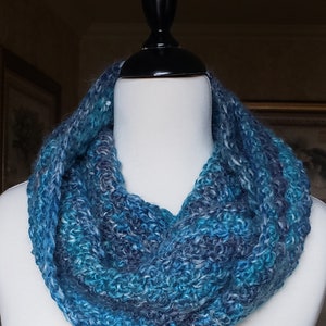 Luxurious Handmade Crochet Infinity Scarf / Gift for Mom/ Fashion Accessories / Made to Order / Super Soft