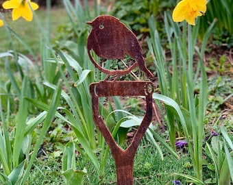 Quirky Copper Garden Robin On A Spade Garden Stake Made From Galvanised Metal