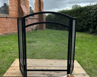 77cm Tall Traditional Black Steel Mesh Fire Screen Guard Folding Metal Simple Classic