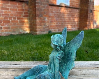 英国製 Garden青銅色 フラワーフェアリーオブジェ Enchanting Cast Iron Verdigris Blue Sitting Fairy Garden Ornament