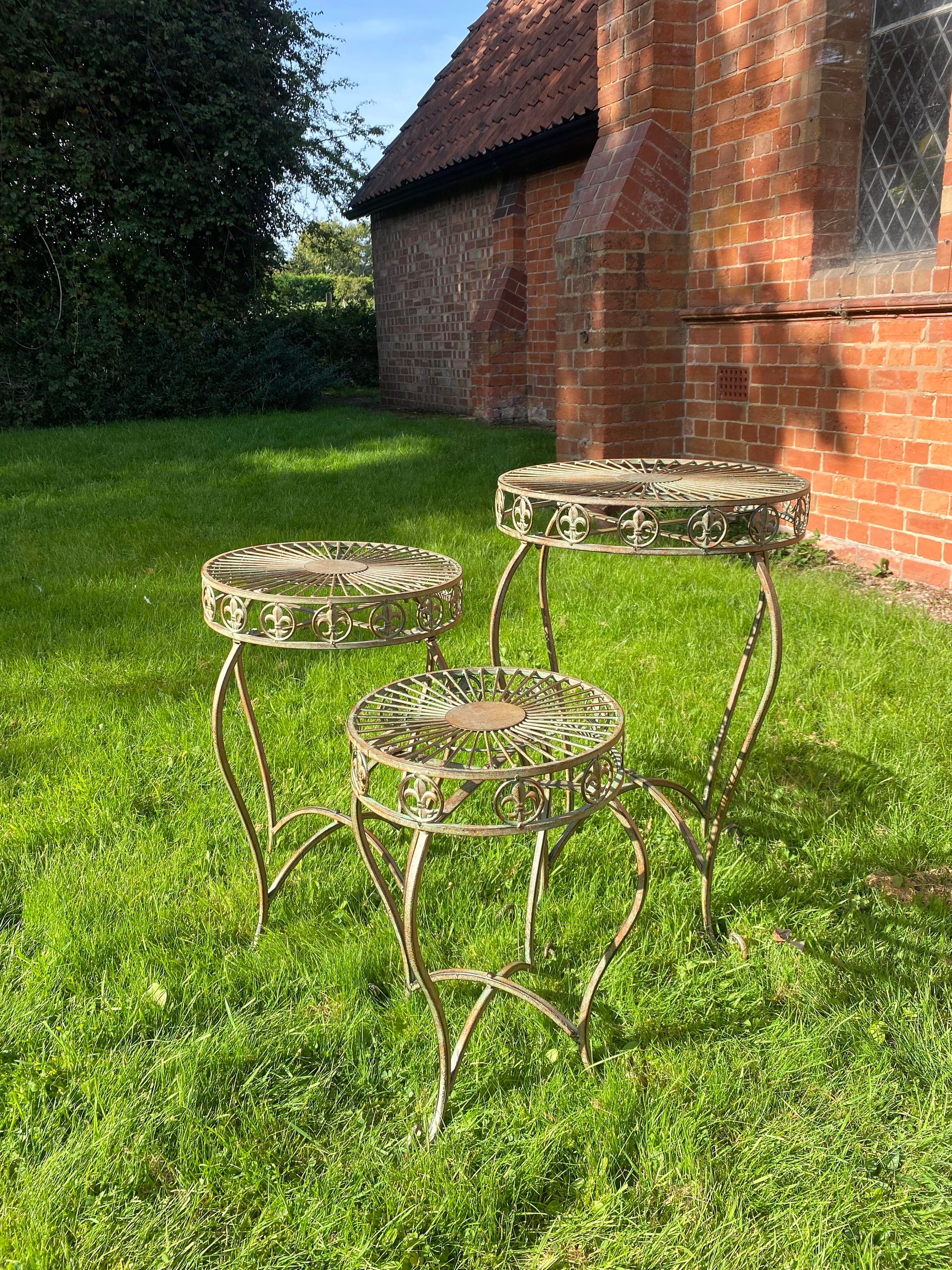 Cast iron 2024 outdoor side table