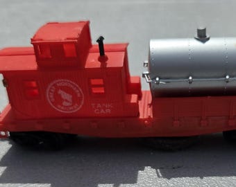 Vintage Toy Train Great Northern Railway Tank Car - FREE SHIPPING!!