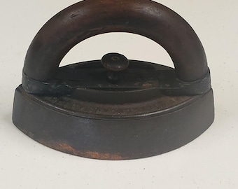 Vintage Flat Iron Mrs Potts from 1920's