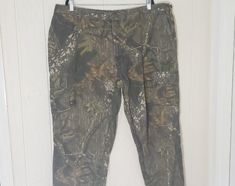 Vintage Mossy Oak Camo Hunting Pants Size 2XL FREE SHIPPING!