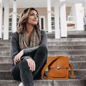 Sac à bandoulière en cuir fait main, sac à bandoulière cartable en cuir personnalisé, sac à bandoulière en cuir unisexe, petit sac à main en cuir élégant