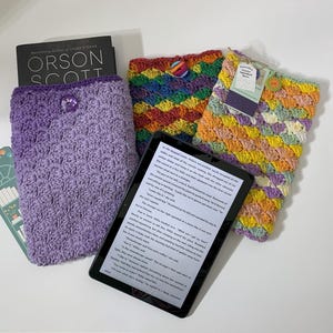 Crochet Tablet Sleeve, Kindle & iPad Book Cover, C2C Crochet Case, Shell crochet case, Protective Book Sleeve. Book Club Gift