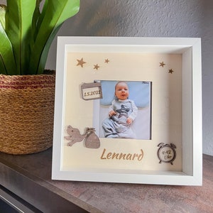 Sweet gift for birth: Personalized wooden picture frame for babies - Personalized picture frame with passepartout for baby photos