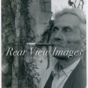 OUDE ROKER met sigaret houder Vintage Photograph - digitale download