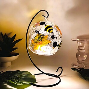 Handbemalte Hummel & Narzisse Glas Kerzenhalter