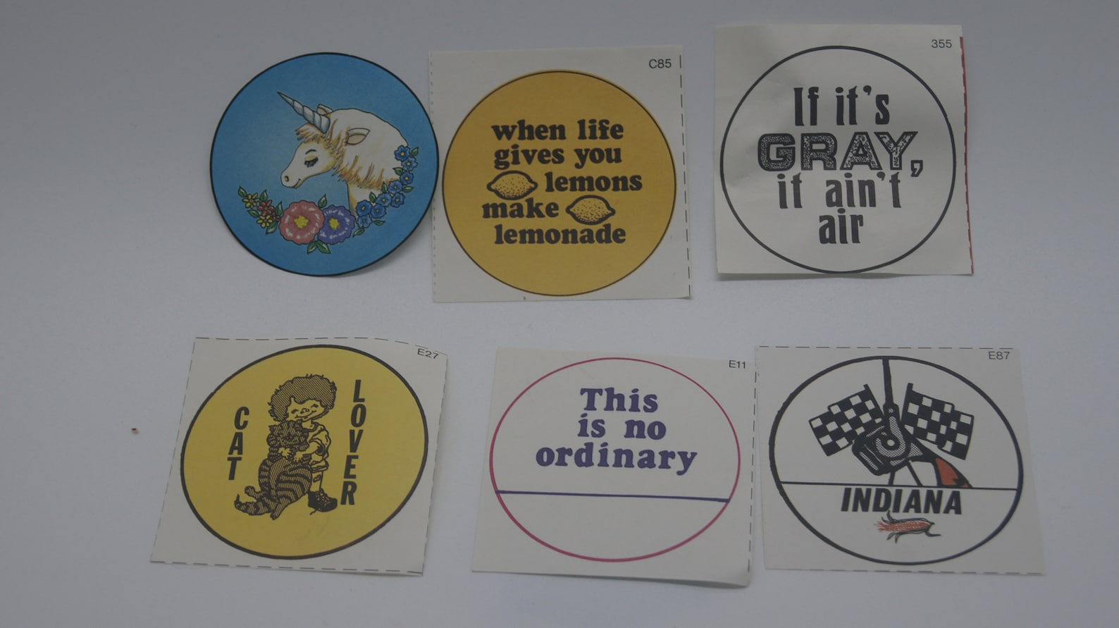 1982 badge a minit button maker pin fronts and pin backs in original