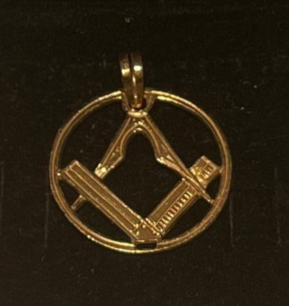 Gold Masonic Pendant Compass and Square