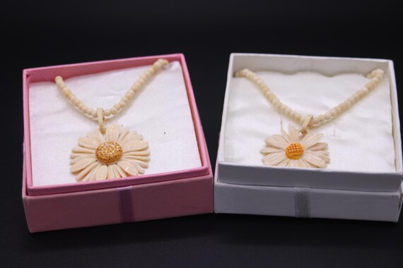 Handmade Daisy Beaded Necklaces – Set of 2