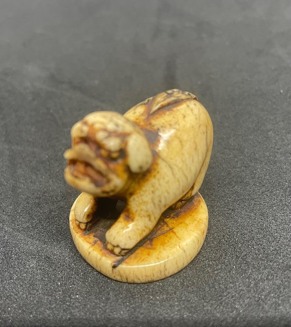 Rare late 18 early 19 century Jaoanese  Netsuka shishi lion