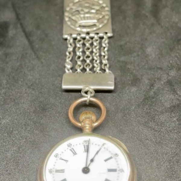 Chaîne de montre du début du XIXe siècle avec montre en argent