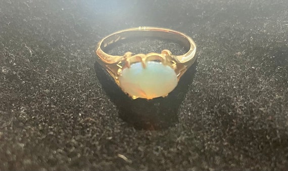 Exquisite full Opal 18K Gold Ring